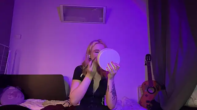 LorineFavaro webcam