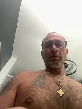 hitman13sal live cam on StripChat