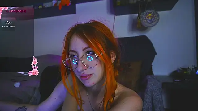 DaddysLittleSlutfox webcam