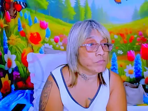 indianroxy webcam