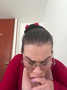 Karla_Duarte live cam on StripChat