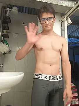 Davitfitnosuke webcam
