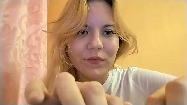 MerilynUknown webcam