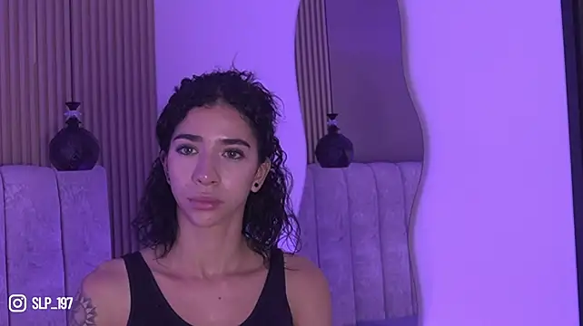 sara_lopee1 live cam on StripChat