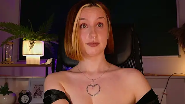 ClaireMathis live cam on StripChat