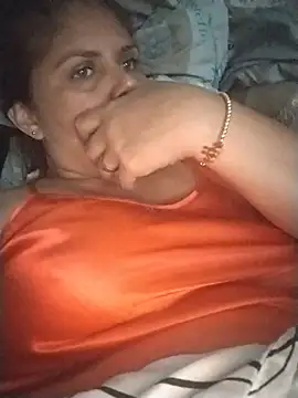 Zafiro_MD live cam on StripChat