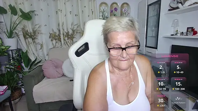 Selenna57 live cam on StripChat