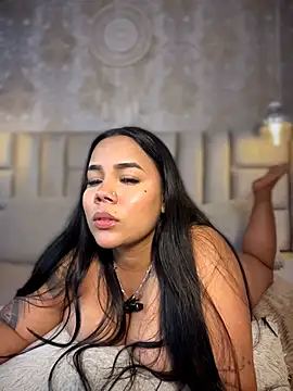 EmilyQueen3x live cam preview