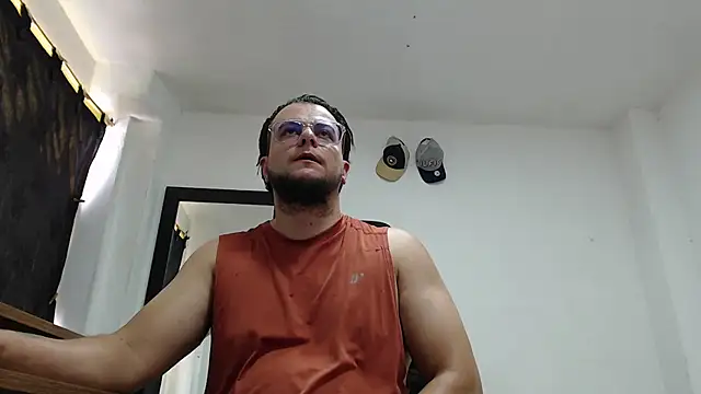 cloudsxxx live cam on StripChat