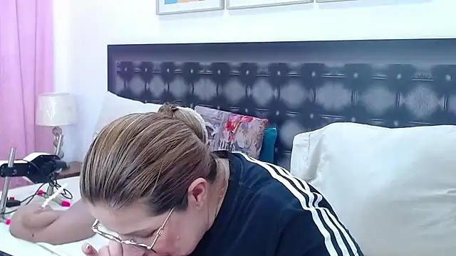 sandra_20 live cam preview