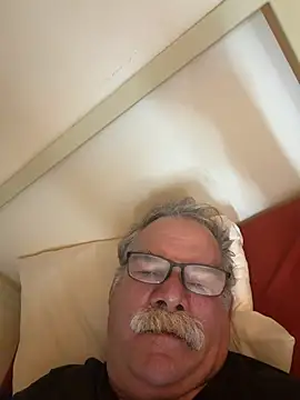 Caesar_Baxter webcam