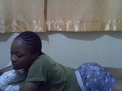 Prettie_maya48 webcam