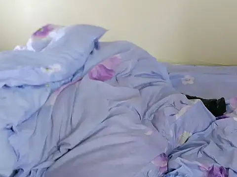 sweet_cherry49 (F young) - Dildo in ass