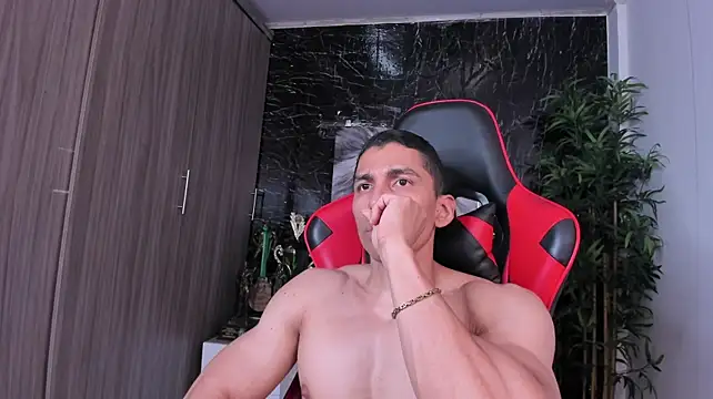 Erik_castle