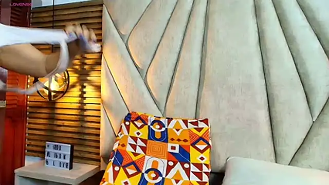 isabella_luxet live cam preview