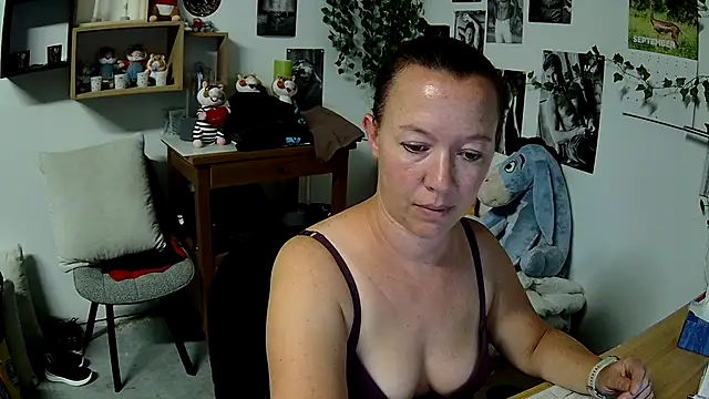 AnyaKrey@xh webcam