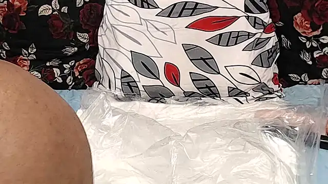 QUEENOFSQUIRT02 webcam