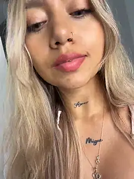 Webcam en directo de la chica amanda-medrano1