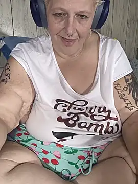 DavisDesires webcam