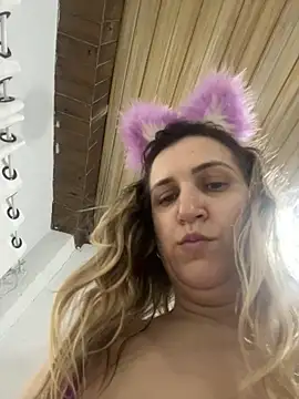 bia_sexynovaes (F milf) - Bia arromba esse cuzinho sem dó