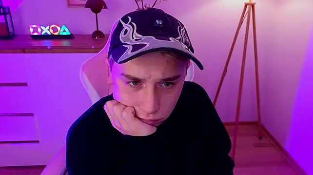 e1v1s (M young) - cum show