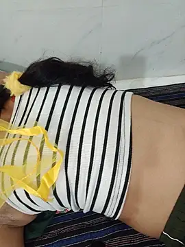 Hot_Riya_999 live cam on StripChat