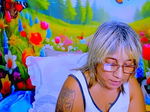 indianroxy webcam