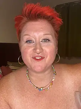 BustyRedxx