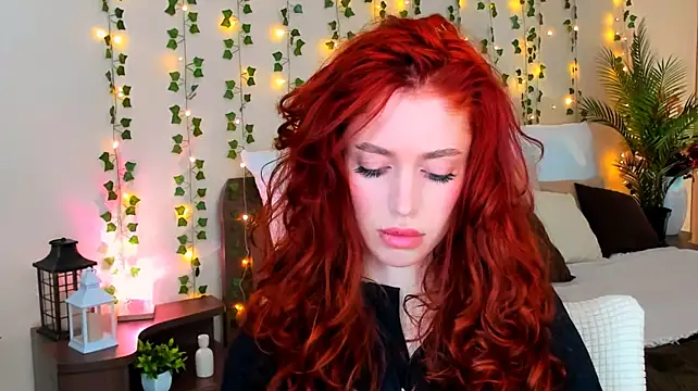 ChristinaConteeree live cam on StripChat