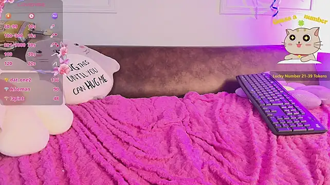 kittyblooms live cam on StripChat