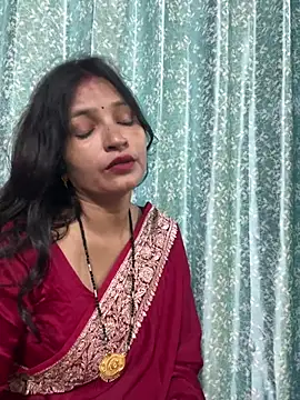 Priyaa_1433