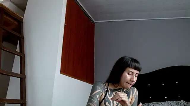 Emilia_1995 webcam