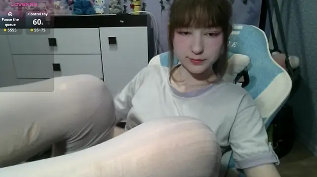 Yoonhee_ki live cam on StripChat