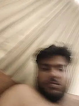 Cutehornyyboiy webcam