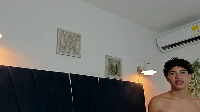 zan_181 (M twink) - 1 fFINGGERS IN THE ASS