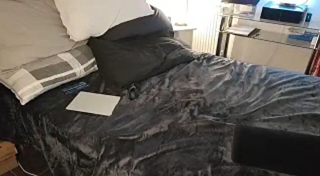 ImYourXtoy webcam