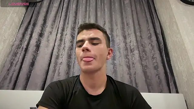 just_max02 (M twink) - Show dick