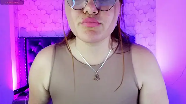 conniejames_m webcam