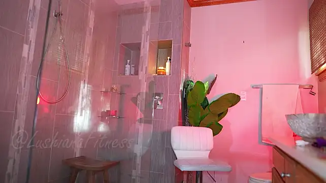 LushianaFitness webcam