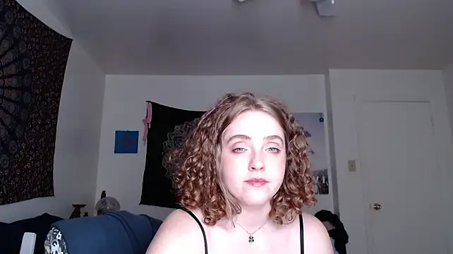 DeliaBlew webcam