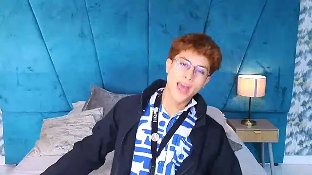 Aaron_Eze webcam