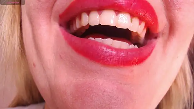 vip_sweetnes webcam