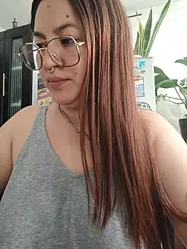 samm_curvy