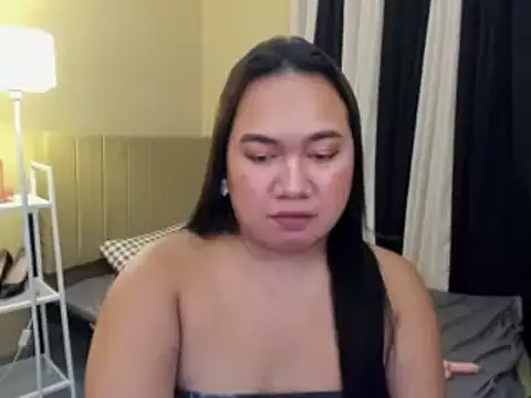 Cassiefoxx live cam on StripChat