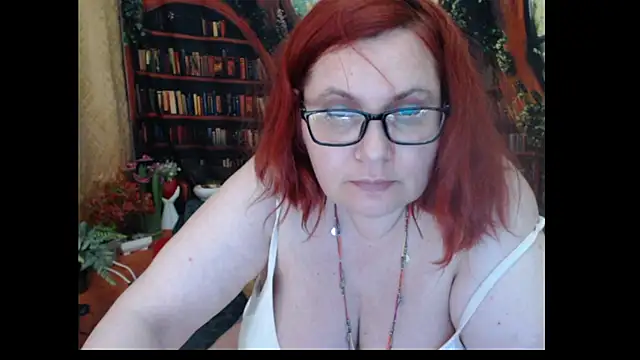 PlayfullMature webcam