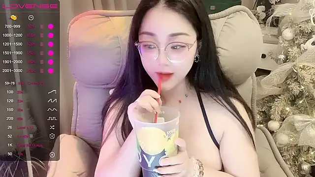 Monica-666888- webcam
