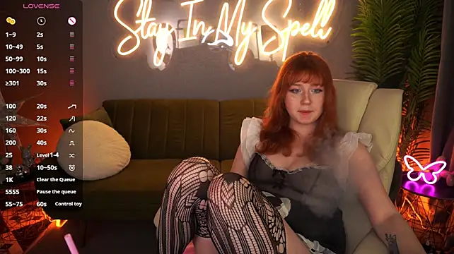 MagicLilu live cam preview