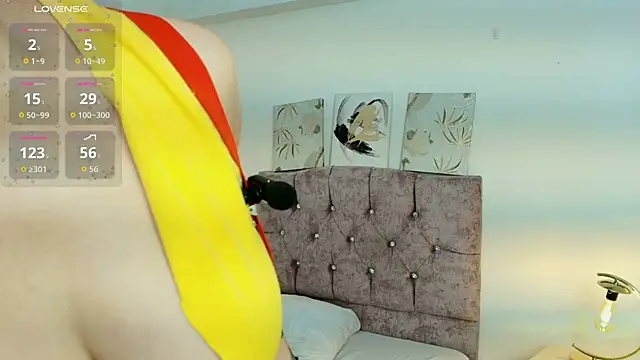 Cassie_Cage live cam on StripChat