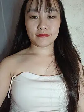 Cherry-squirtt live cam on StripChat