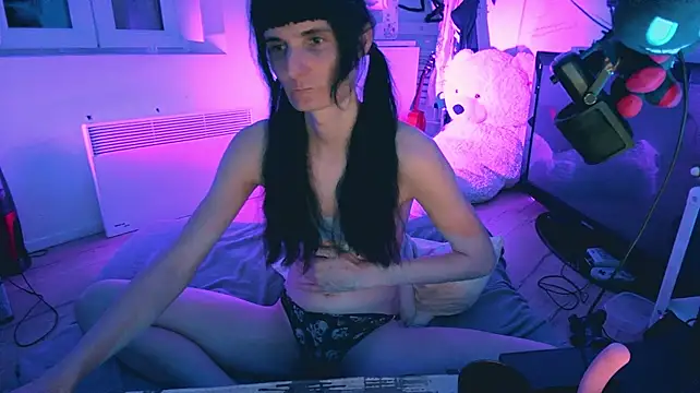 CeriseLapine live cam on StripChat